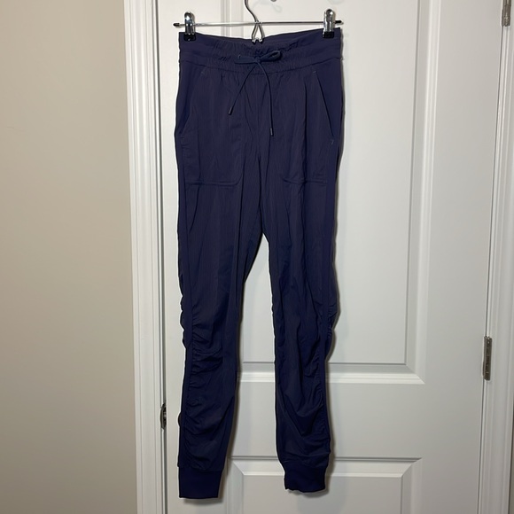 Lululemon Beyond the Studio Jogger
Cadet Blue 4 - Picture 4 of 9